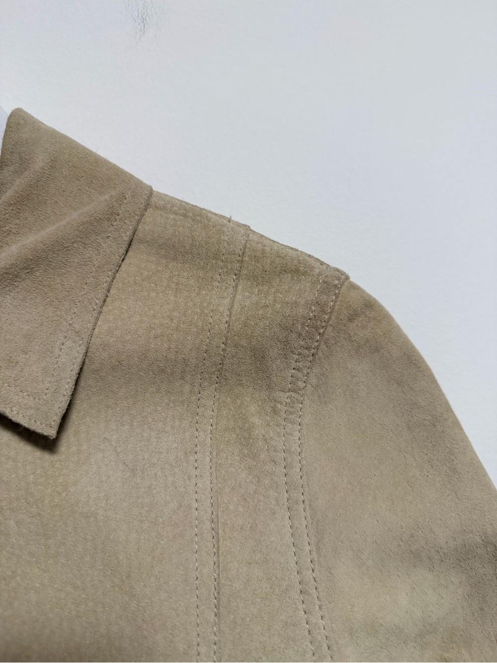 Vintage Danier Beige Suede Jacket with Gold-Tone Buttons - Picture 8 of 16